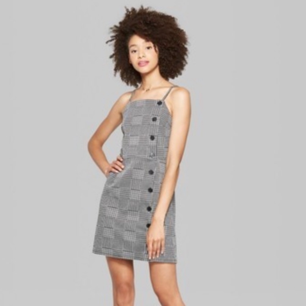 Grey patterned dress with buttons
